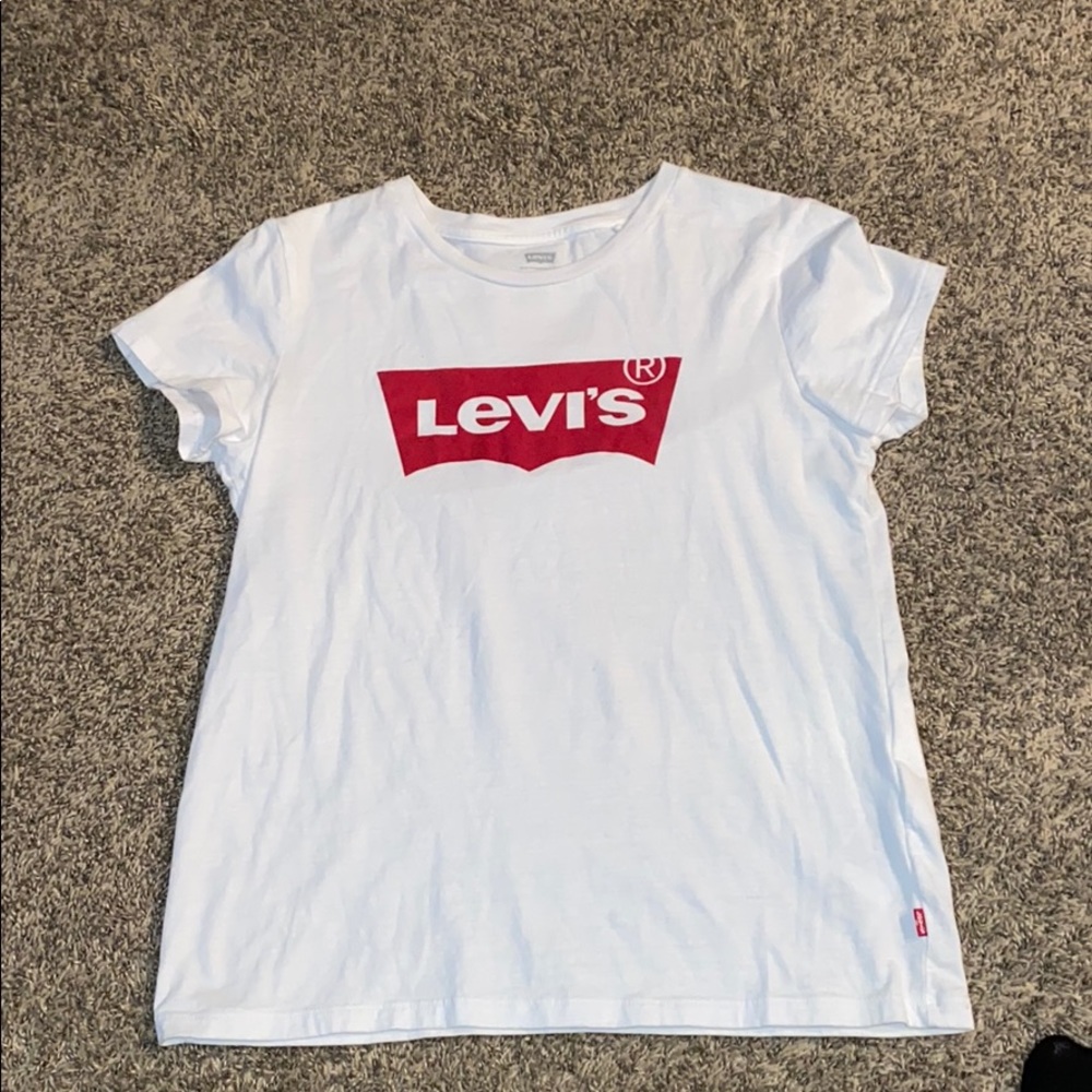 White Levi tshirt